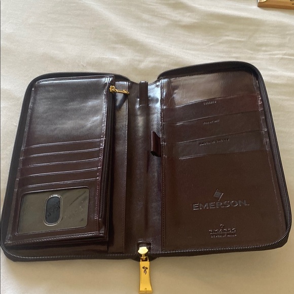 Emerson by Ricardo Beverly Hills Brown Leather Wallet/ Clutch Bag NWOT - Picture 1 of 11